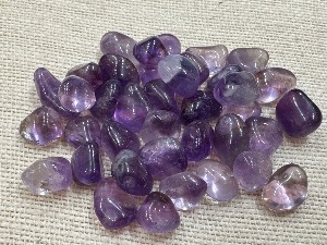 Amethyst - Light colour - 1- 2g Tumbled Stone (Selected)