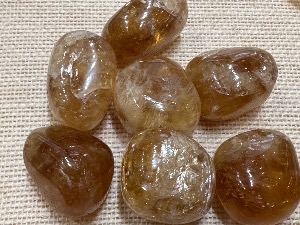 Calcite - Dark Honey - 10g to 20g Tumbled stone (Selected)
