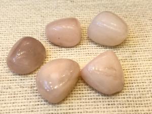 Moonstone - Pink - 5g to 10g Tumbled Stone (Selected) 