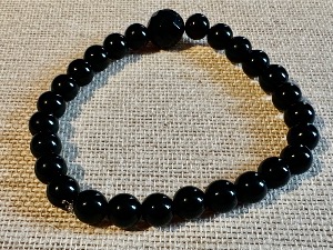 Onyx - Black - 8mm Round and12mm Faceted Accent Bead - 22cm (large) Elasticated Bracelet (SHMB2734)